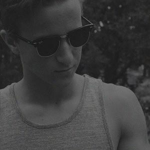 Meet your Posher, Maxwell